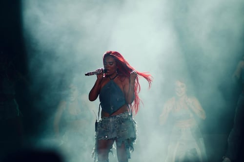 Karol G anuncia ‘Viajando Por El Mundo Tropitour’; se presentará otra vez en el Estadio Hiram Bithorn de San Juan