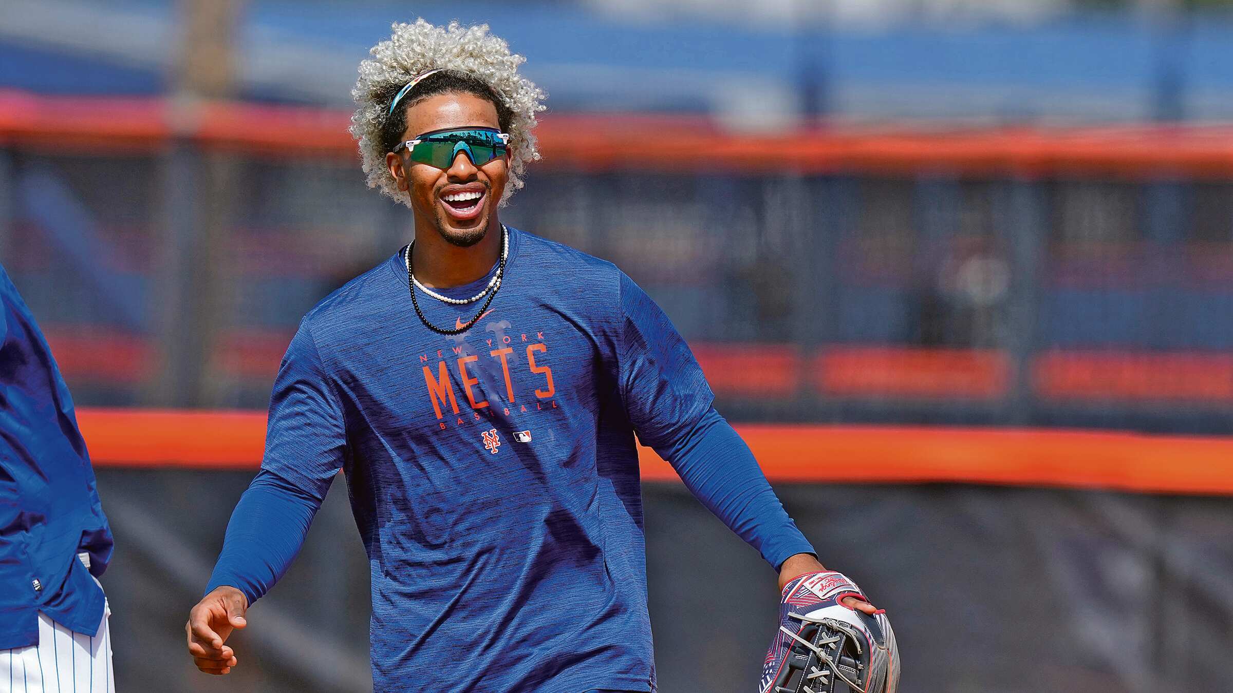Lindor sonríe en su uniforme de práctica de los Mets.