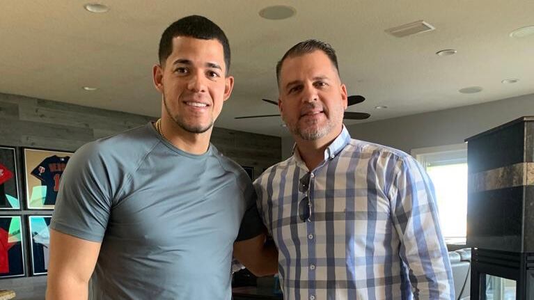 José Berríos junto a Joey Solá