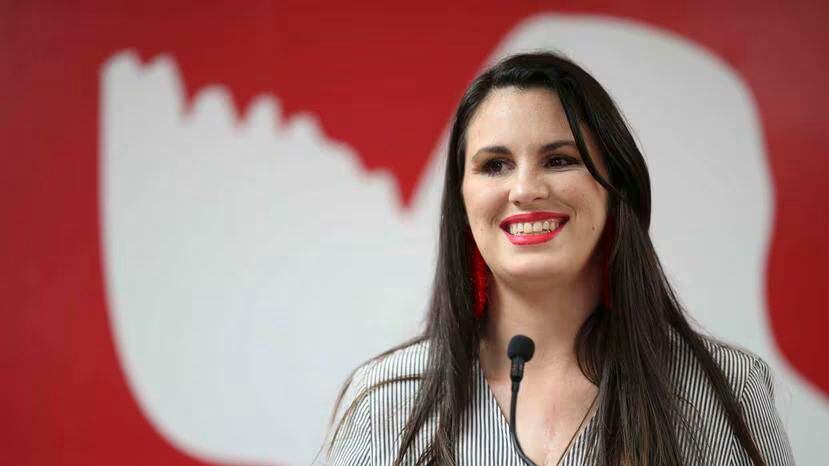 La candidata a un escaño en el Senado, la Dra. Ada Álvarez Conde denunció fallas e irregularidades en el trato a confinados, en la otorgación del contrato a Physician HMO y la ineficiencia en los programas de Desvío.