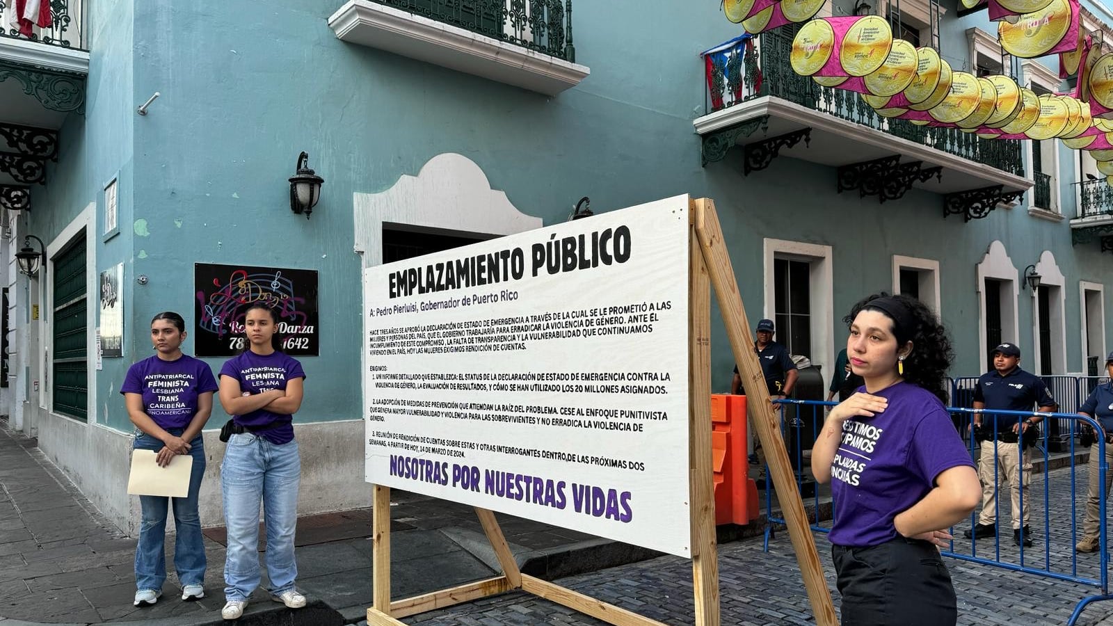 Colectiva Feminista realiza emplazamientos públicos.