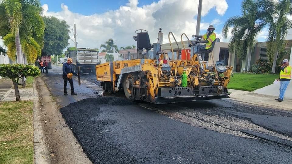 Alcaldesa Karilyn Bonilla informa proyectos de reconstrucción de calles y control de inundaciones como parte de Salinas 2030.