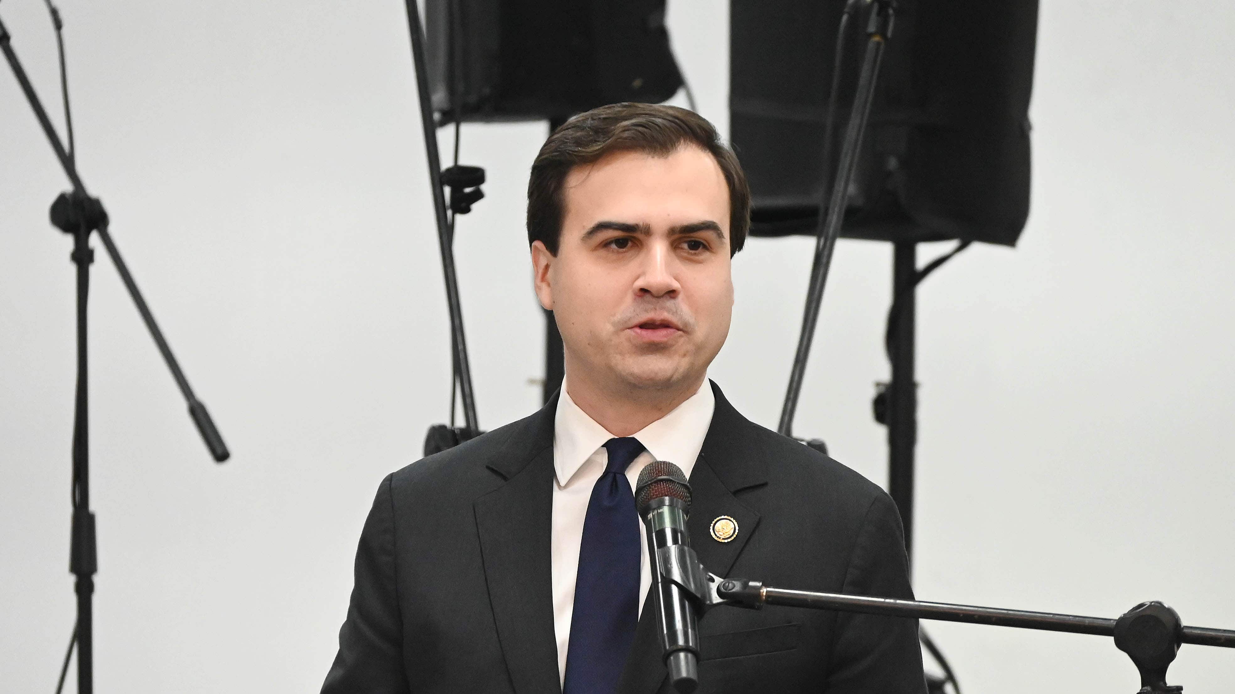 El Comisionado residente en Washington, Pablo José Hernández.