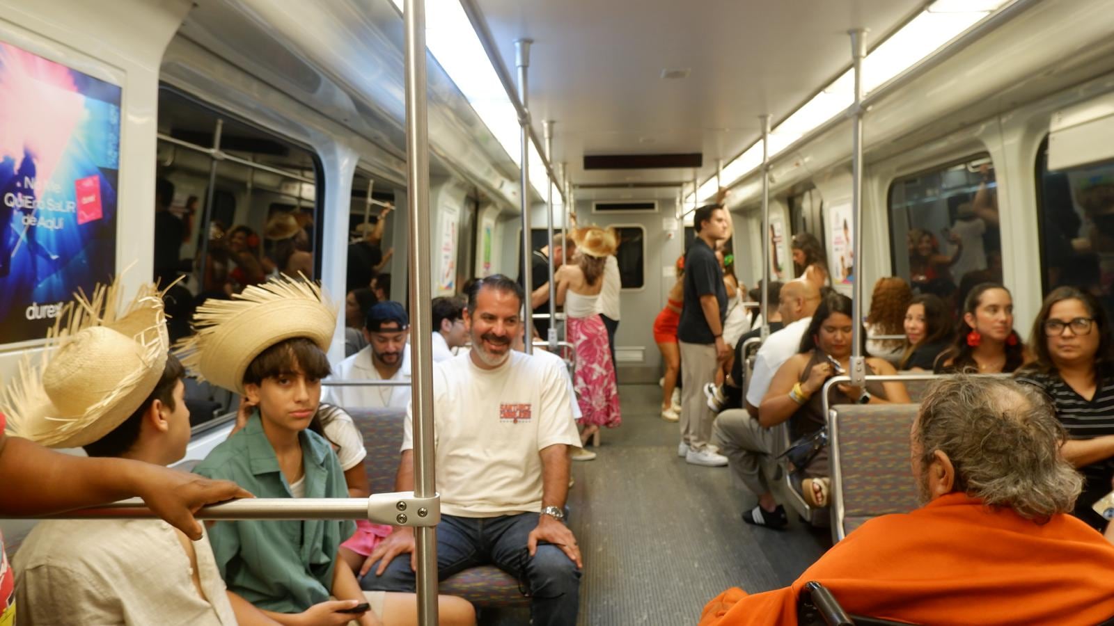 Tren Urbano en primera función de residencia de Bad Bunny