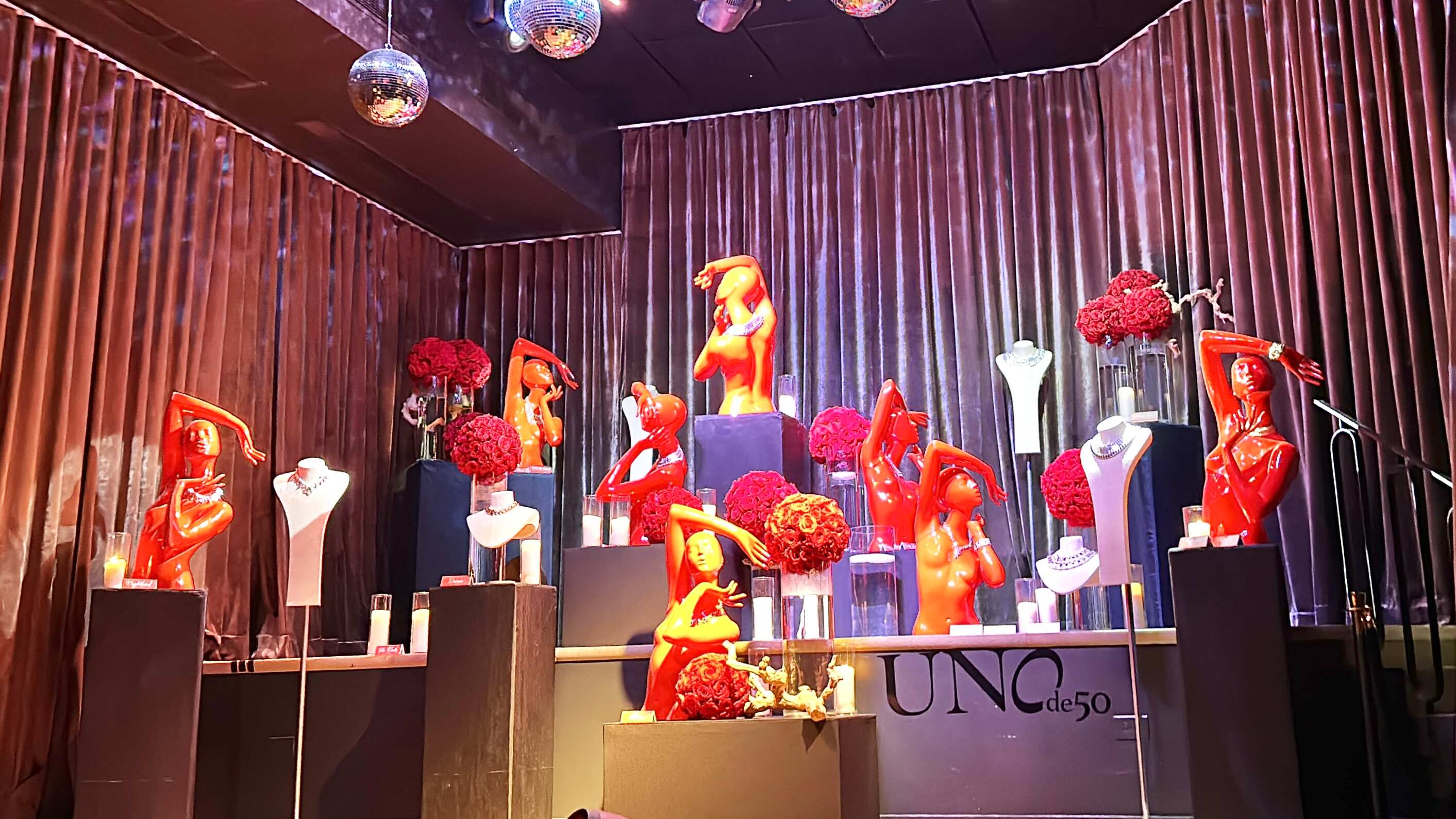 Empresa española exhibe en Puerto Rico sus colecciones de joyas de lujo.