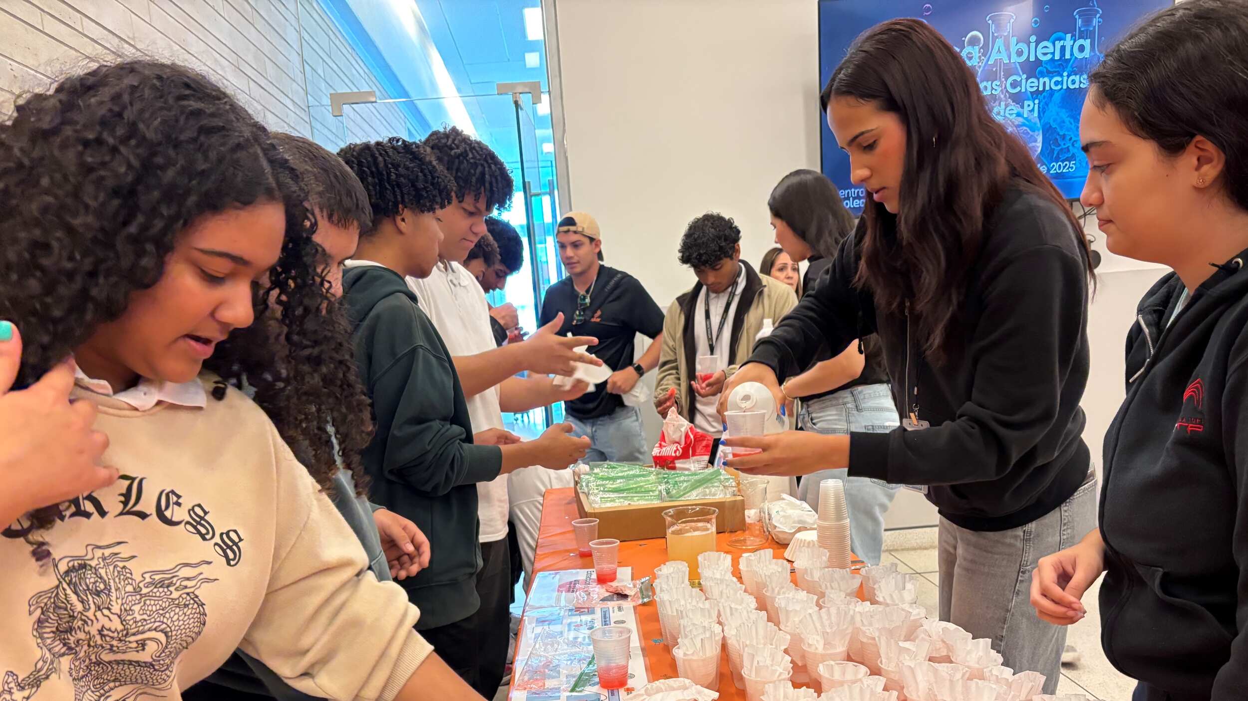 Centro Molecular-UPR celebra jornada educativa con más de 170 estudiantes.