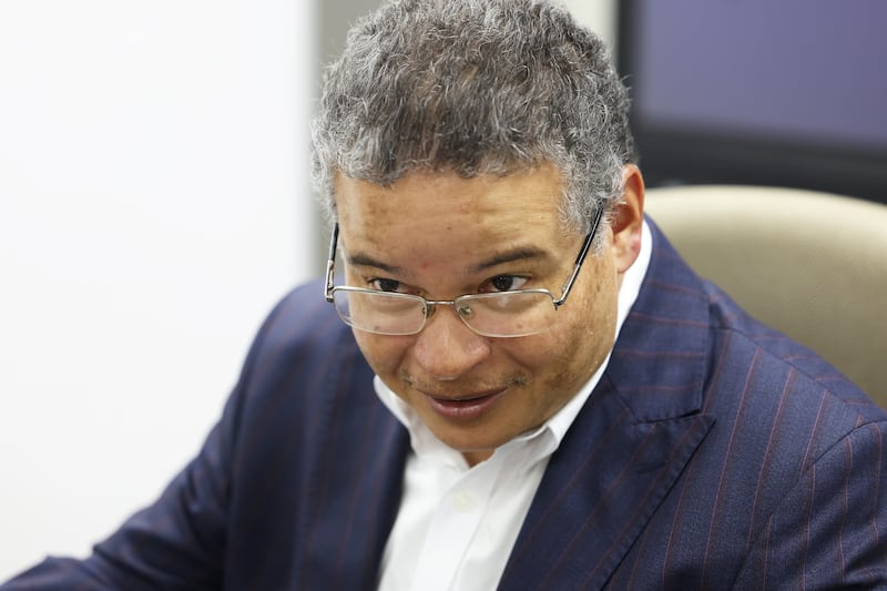 Al secretario de Salud, Víctor Ramos Otero, no le parece que emPOWER sea la herramienta más útil para identificar a los dependientes de electricidad