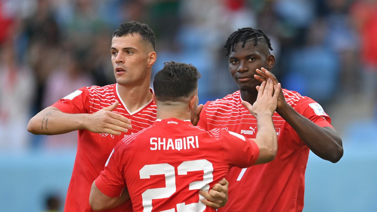 Suiza vence a Camerún