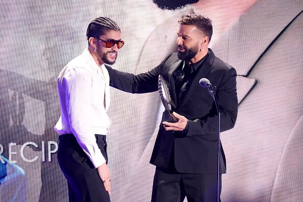 Bad Bunny y Ricky Martin se unieron luego de que el comediante Tony Hinchcliffe llamara basura a Puerto Rico