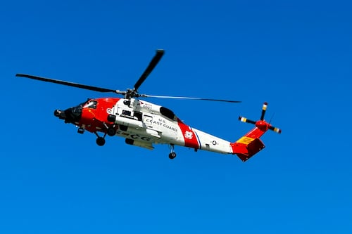 Estables rescatistas tras incidente durante búsqueda de turista en Manatí