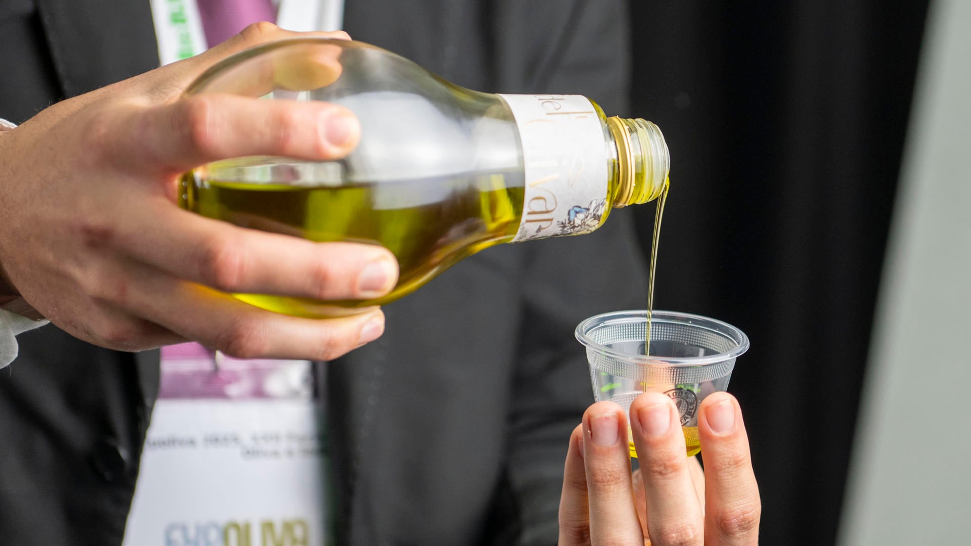 Los sectores de aceite y vino acogen con "esperanza" el fallo contra los aranceles de EEUU