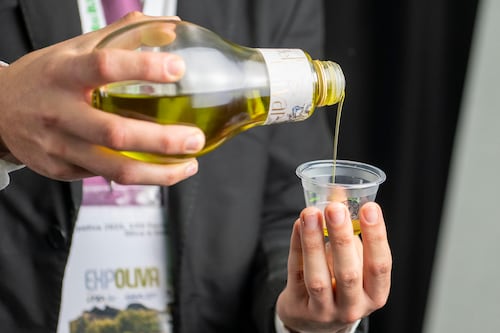 Industrias de aceite y vino español reciben con esperanza fallo de EE.UU. contra aranceles