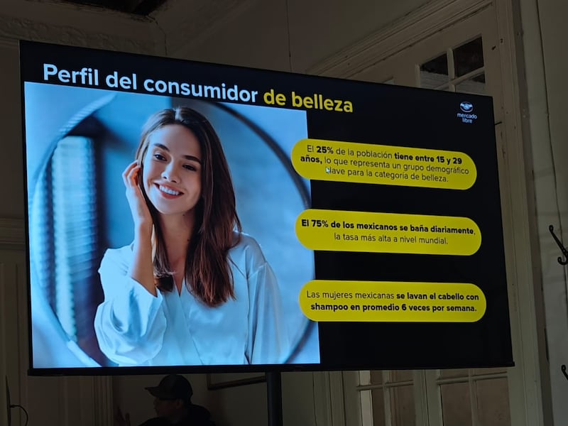 Innovación tecnológica y experiencias inmersivas revolucionan las compras de belleza en línea