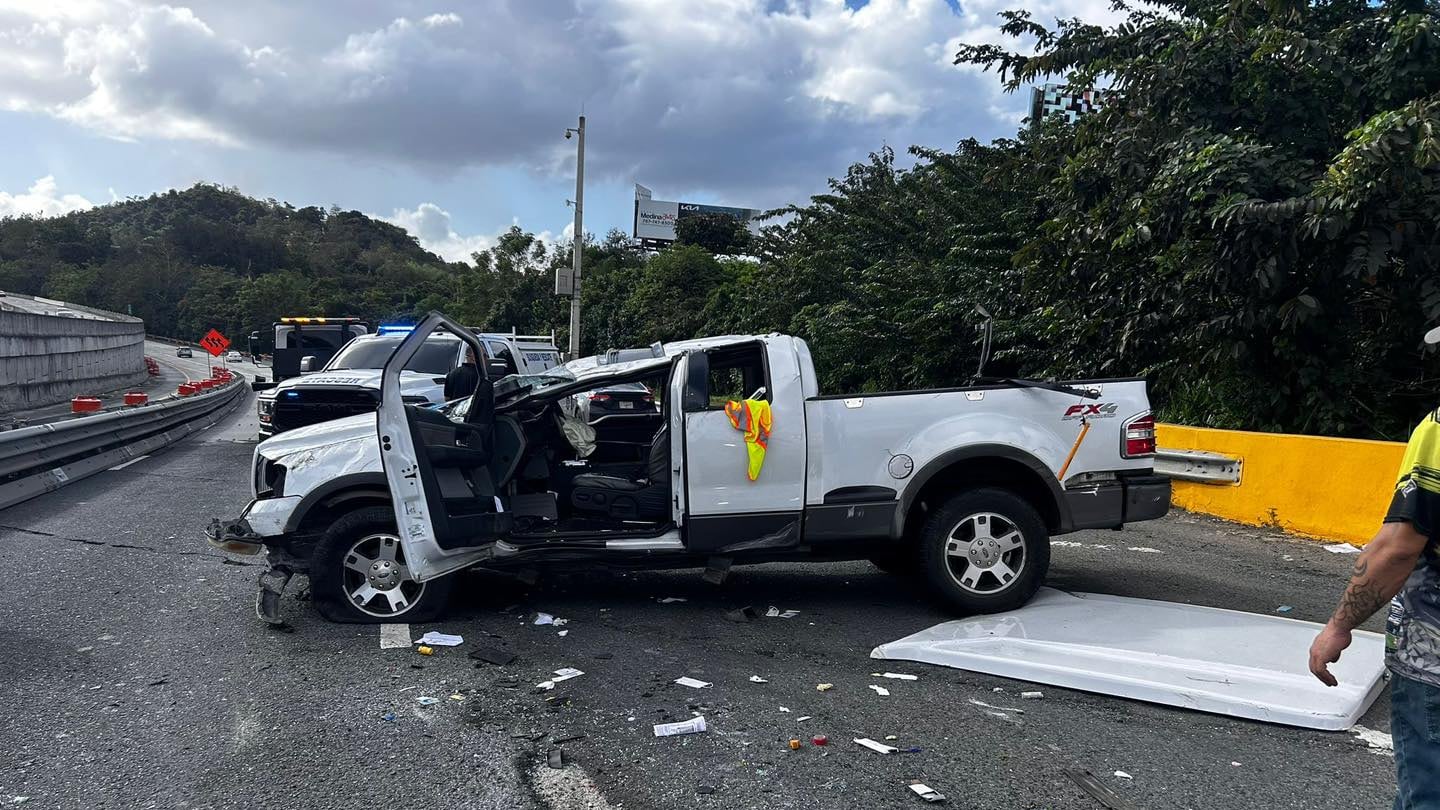 Accidente en la PR-52 en Caguas mantiene carriles cerrados.