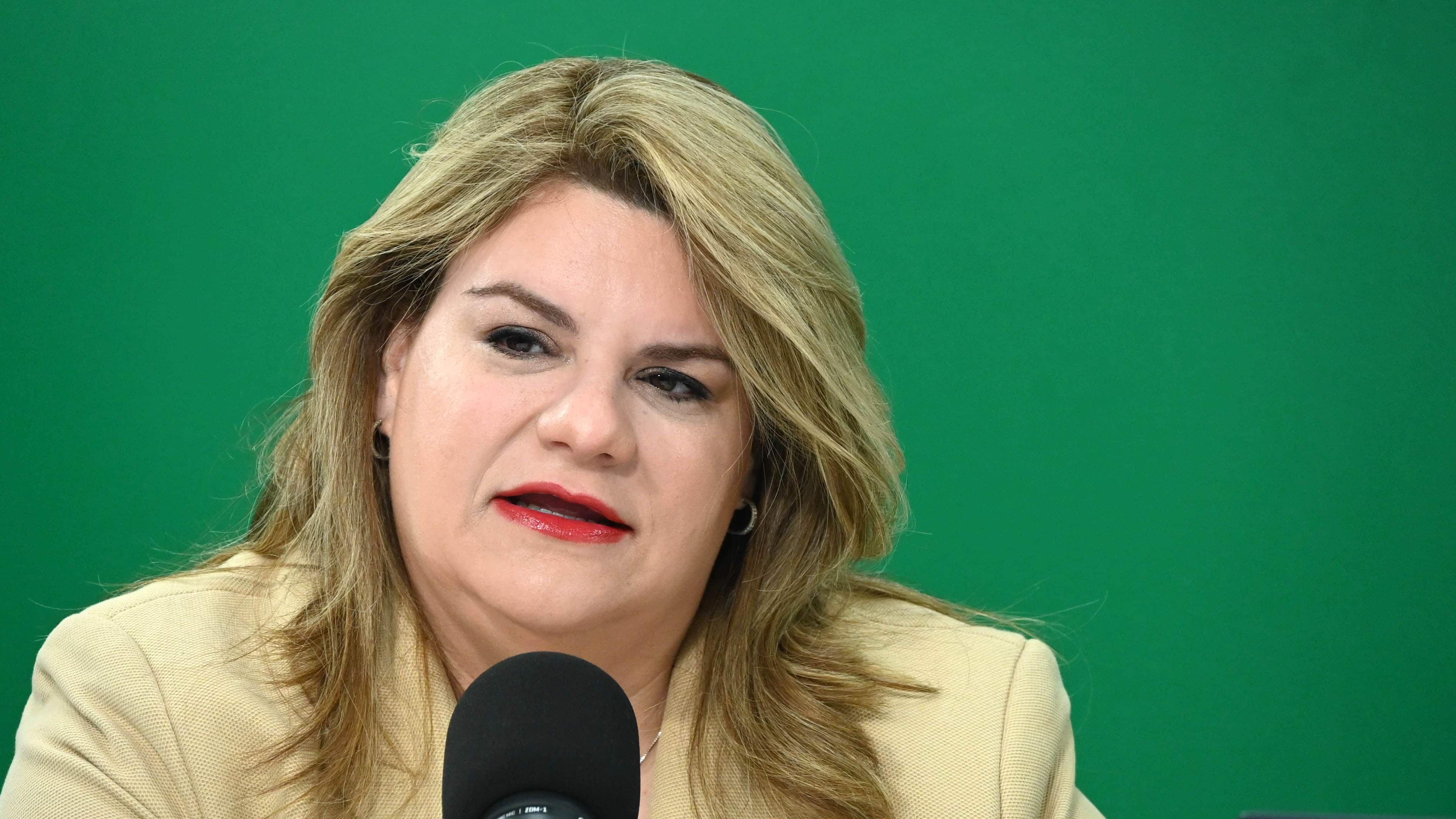 Metro 13 horas 13 años. Entrevista Gobernadora Jennifer González.