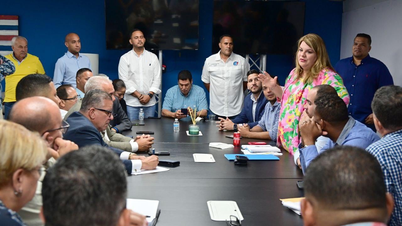 Jenniffer González Colón reúne a aspirantes del PNP