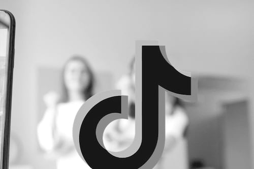 Este popular influencer le vendió su cara a la inteligencia artificial: ¿Qué significa esto?