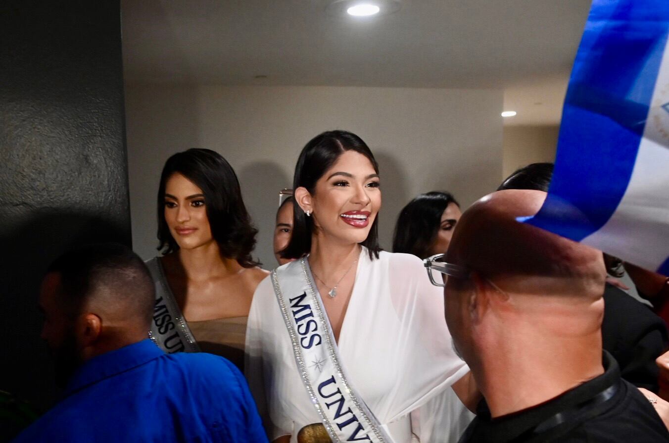 La Miss Universe ,Sheynnis Palacio, llega a Puerto Rico. Aeropuerto Luis muñoz Marin, Carolina.Metro PR 26 de junio de 2024