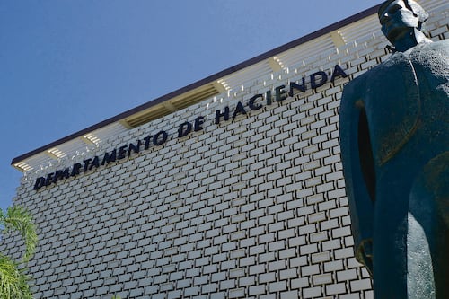 Empleada de Hacienda se declara culpable por fraude al gobierno federal