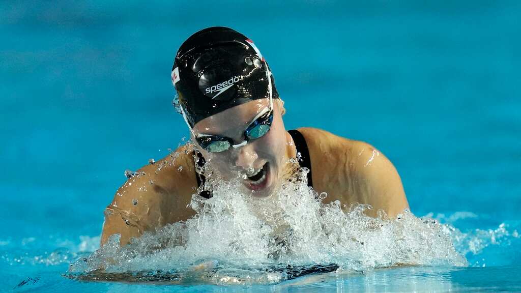 Kristen Romano, de Puerto Rico, compite en los 400 metros combinado individual de los Juegos Centroamericanos y del Caribe en San Salvador, el martes 27 de junio de 2023 (AP Foto/Arnulfo Franco)