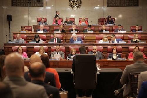 Domenech responde a preguntas de Eliezer Molina sobre bonistas y contratos en Politank