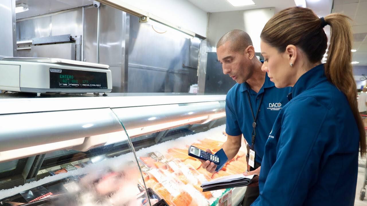 DACO refuerza operativos en pescaderías por Semana Santa.