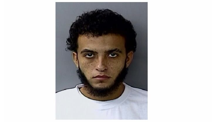 Rafael J. Román Valentín de 22 años, c/p El Peca