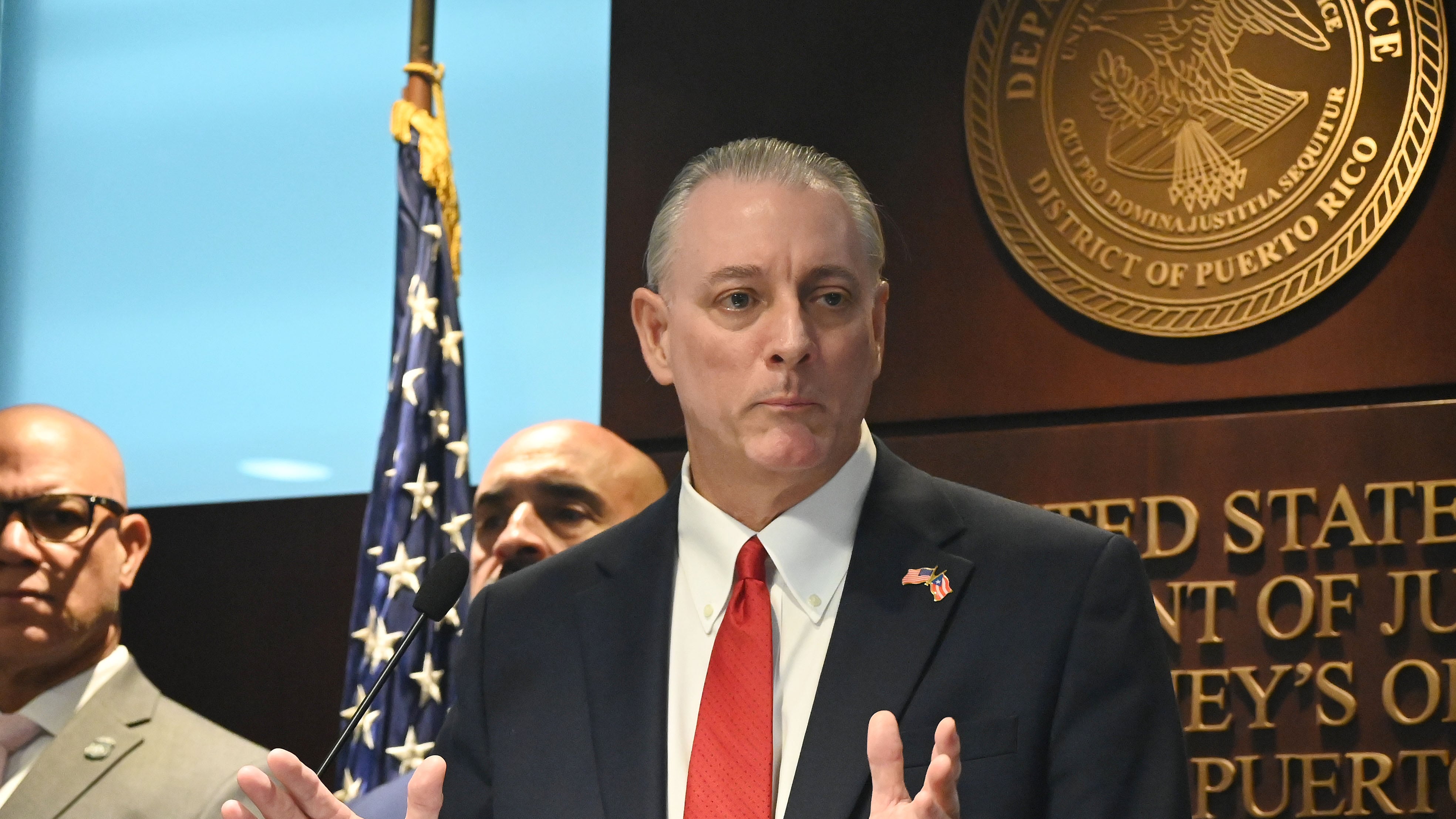 El fiscal federal, Stephen Muldrow, informa sobre el operativo federal, La familia no muere.