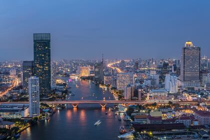 Bangkok tiene hoy una joya arquitectónica que es ideal para el descanso de los viajeros: el Four Seasons Hotel Bangkok at Chao Phraya River.