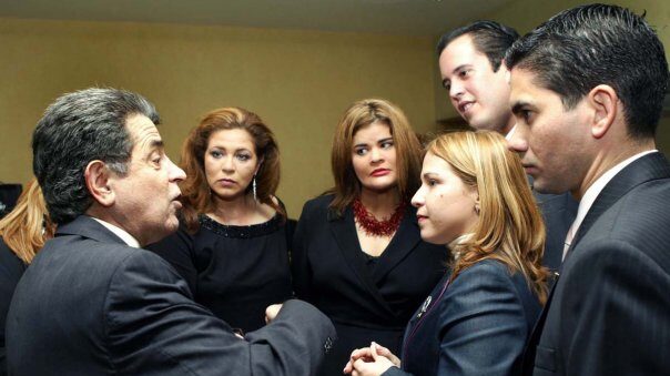 Iris, al centro, en la juramentación de la Junta del OPC 2005 por el entonces juez presidente del Tribunal Supremo, Federico Hernández Denton.