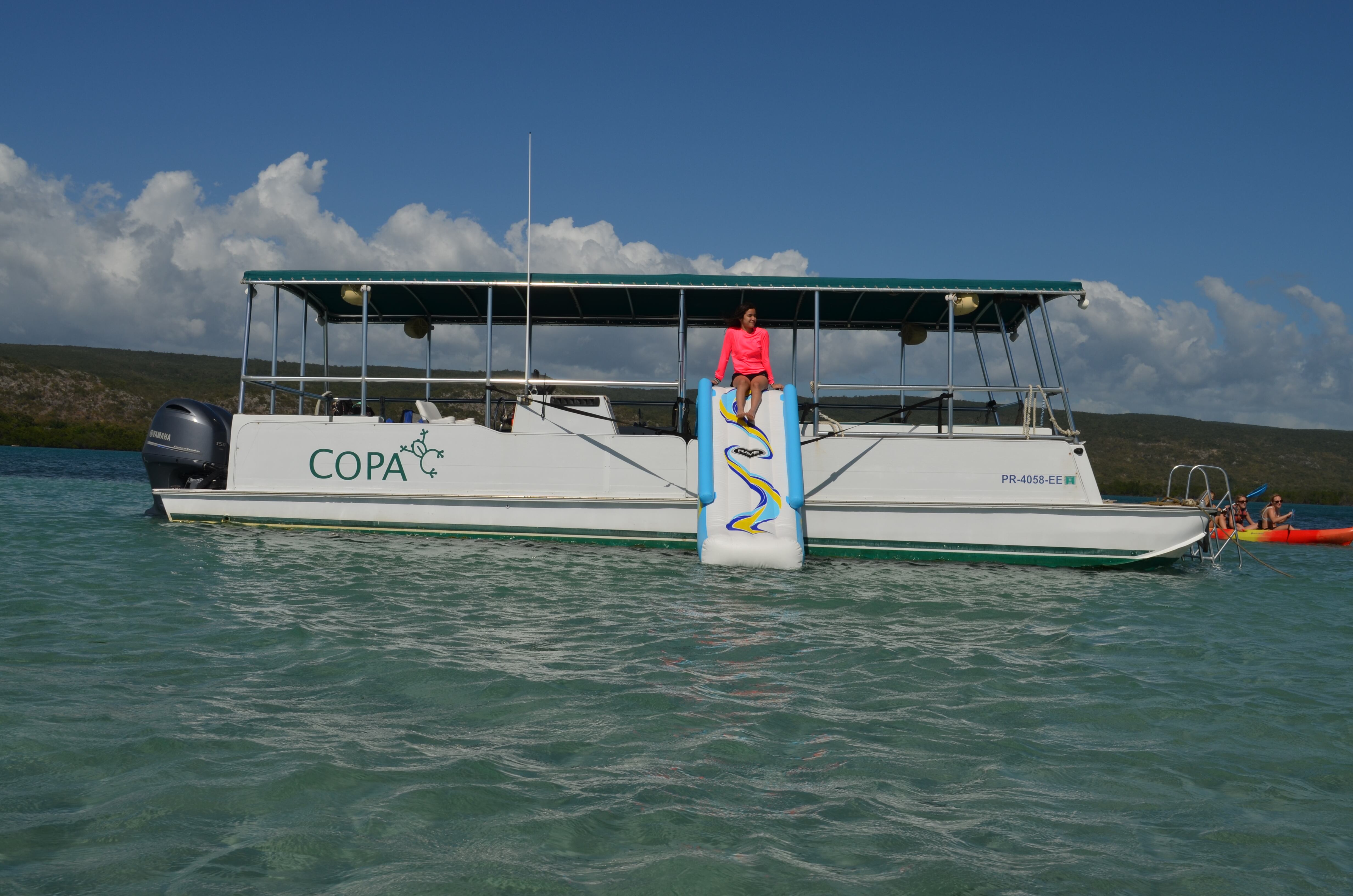 Los deportes acuáticos como la embarcación hacia la Isla Gilligan y el spa, están abiertos al público.