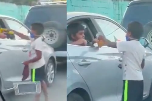 Niño comparte juguetes con otro que estaba limpiando parabrisas del auto y se hacen virales