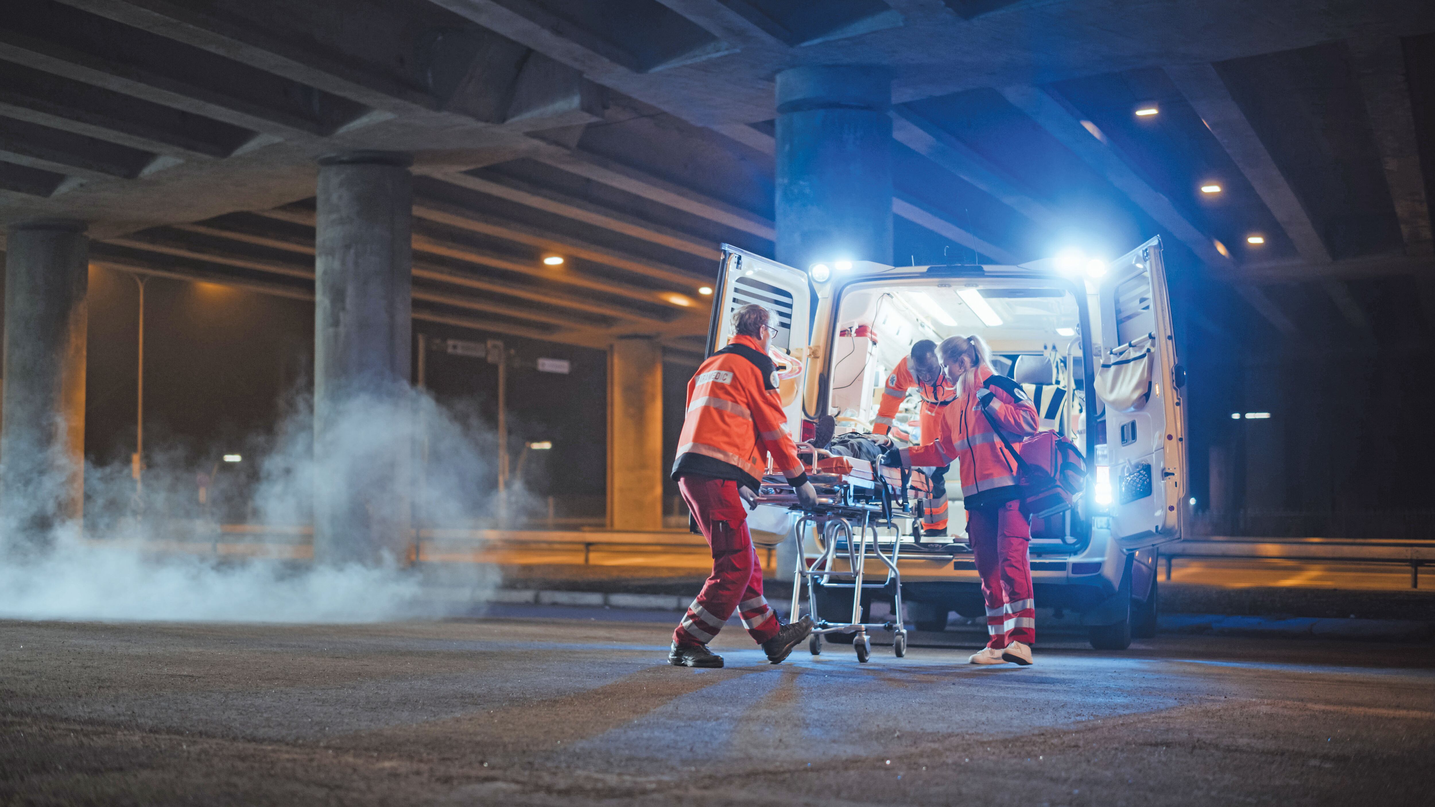 Ambulancias privadas dominan respuestas a emergencias, pero paramédicos levantan banderas