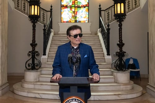 San Juan reconoce la trayectoria de Bobby Cruz