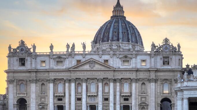 En la audiencia general de la Sala Pablo VI, pidió rezar por todos los pueblos que sufren guerras.