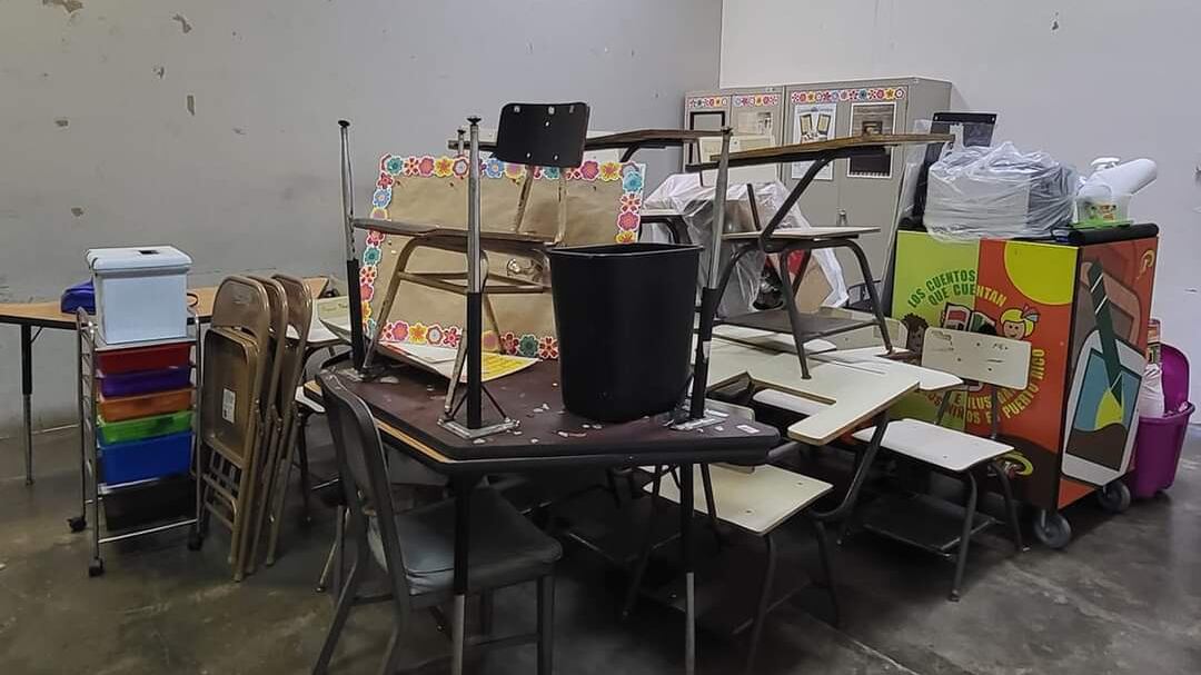 A horas de comenzar aún no han pintado los salones.