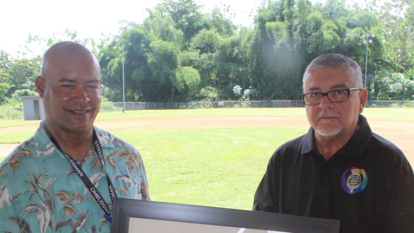 Héctor Vargas Zeno y el alcalde de Arecibo.
