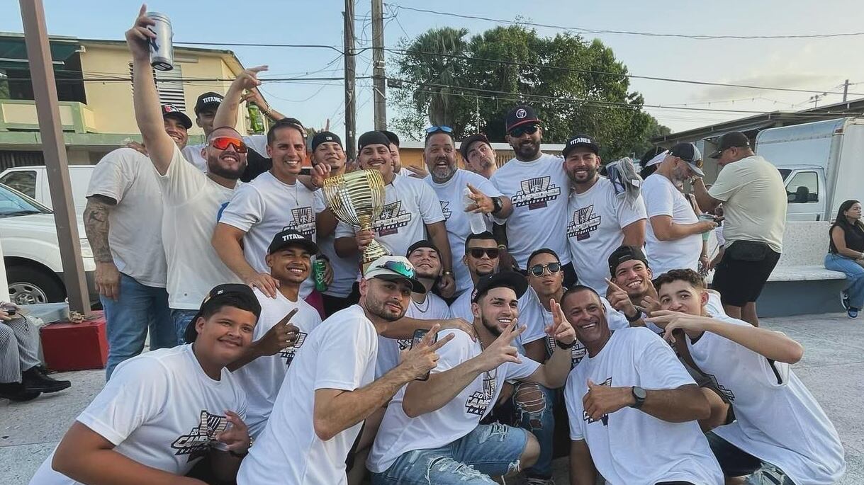 Titanes de Florida celebran en grande su segundo campeonato.