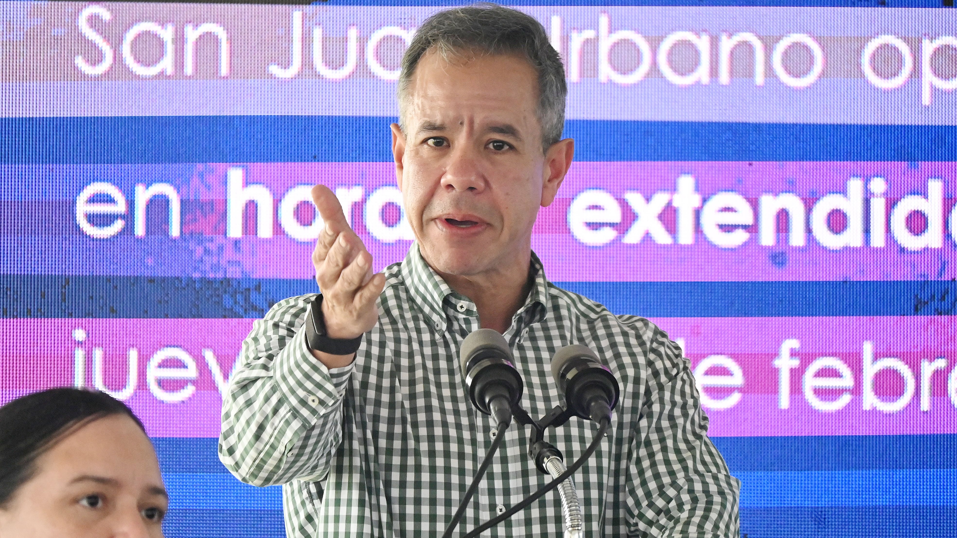 El alcalde de San Juan, Miguel Romero, inaugura la Escuela de Música Urbana, junto a varios artistas urbanos