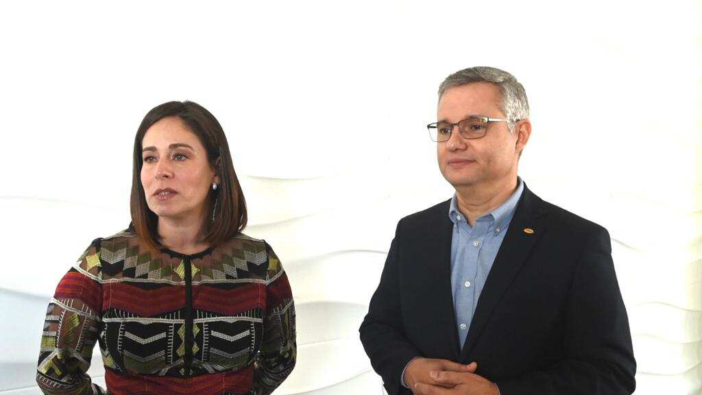 La presidenta de MIDA, Joeyleen Quiñones, y el licenciado Manuel Reyes, vicepresidente de MIDA.