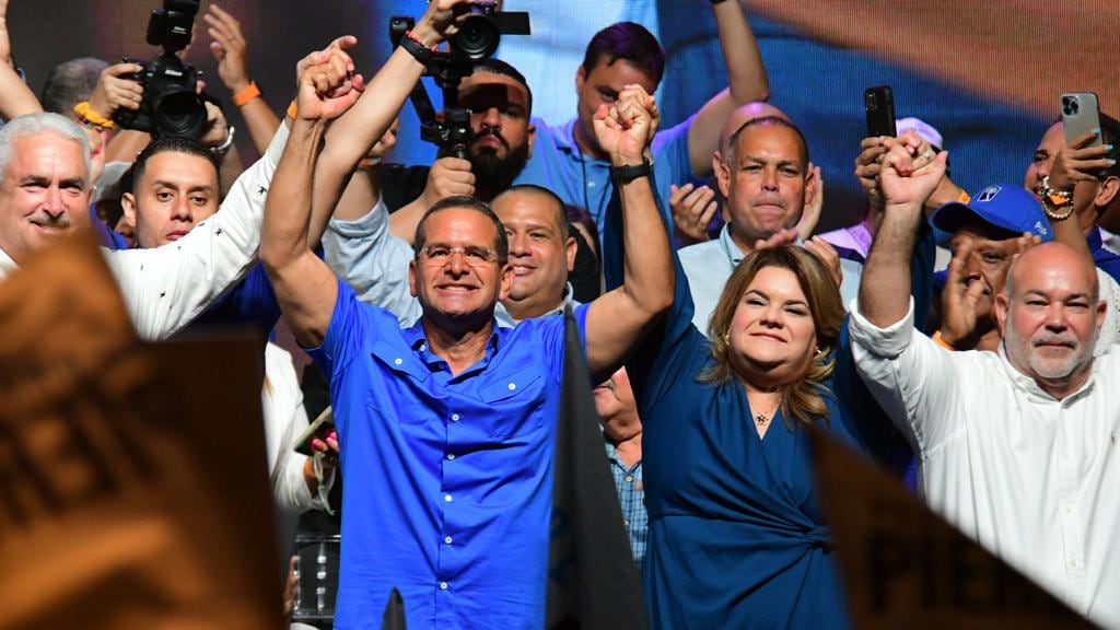 Pedro Pierluisi y Jenniffer González durante la asamblea general del PNP