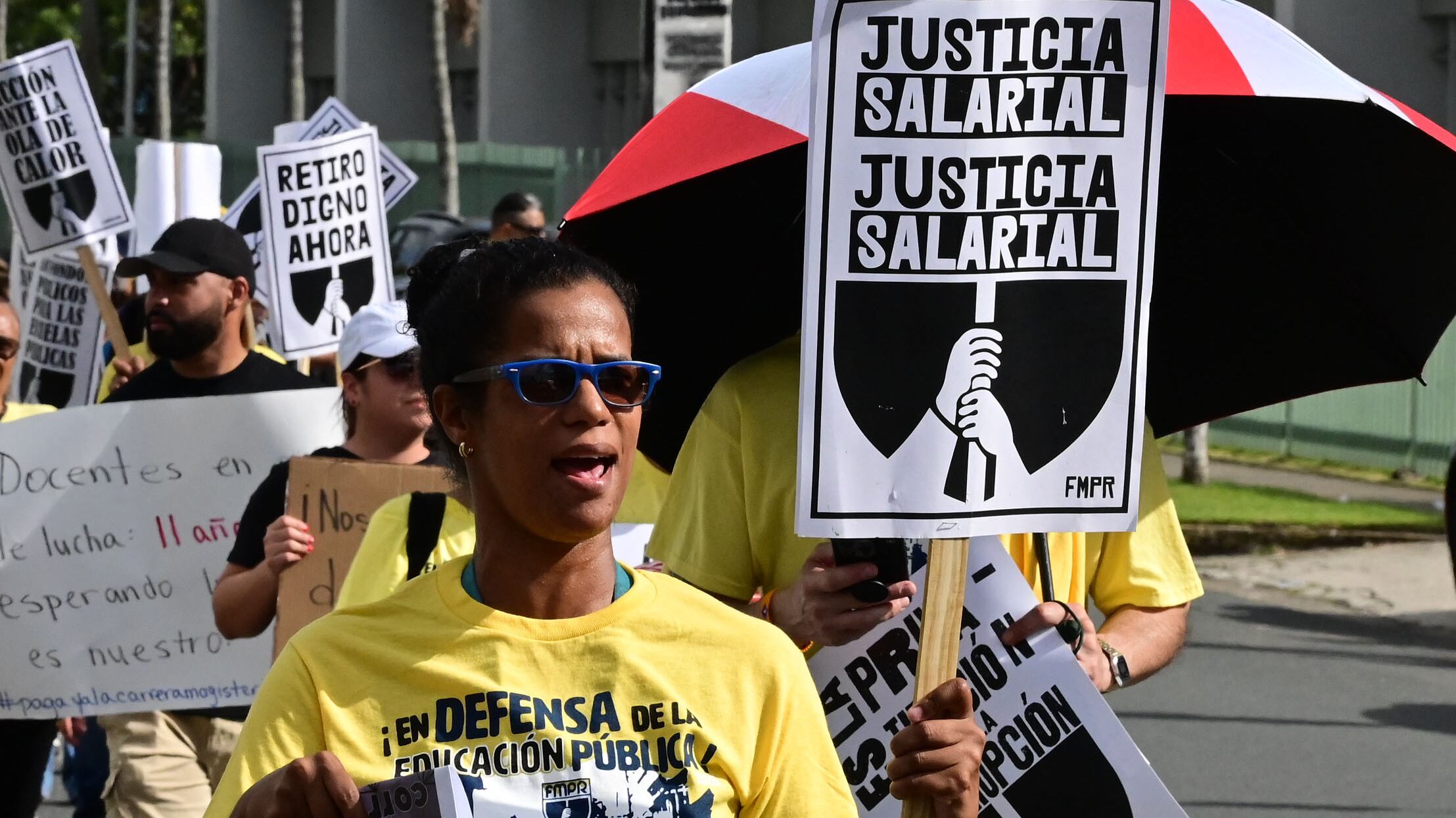 Protesta de la FMPR frente al Departamento de Educación