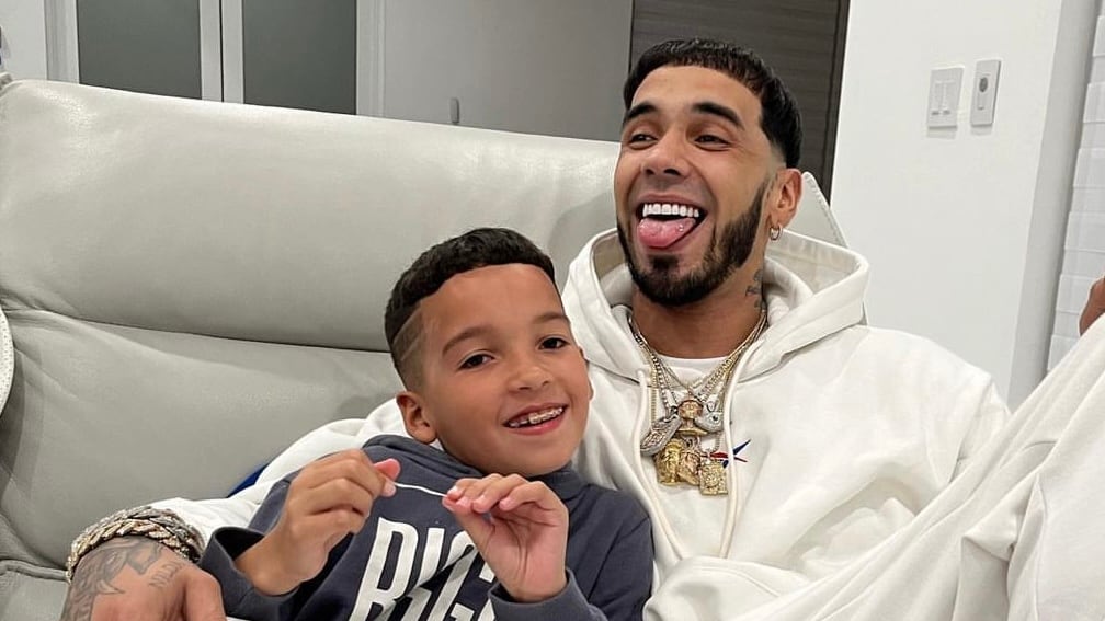 Anuel y su hijo