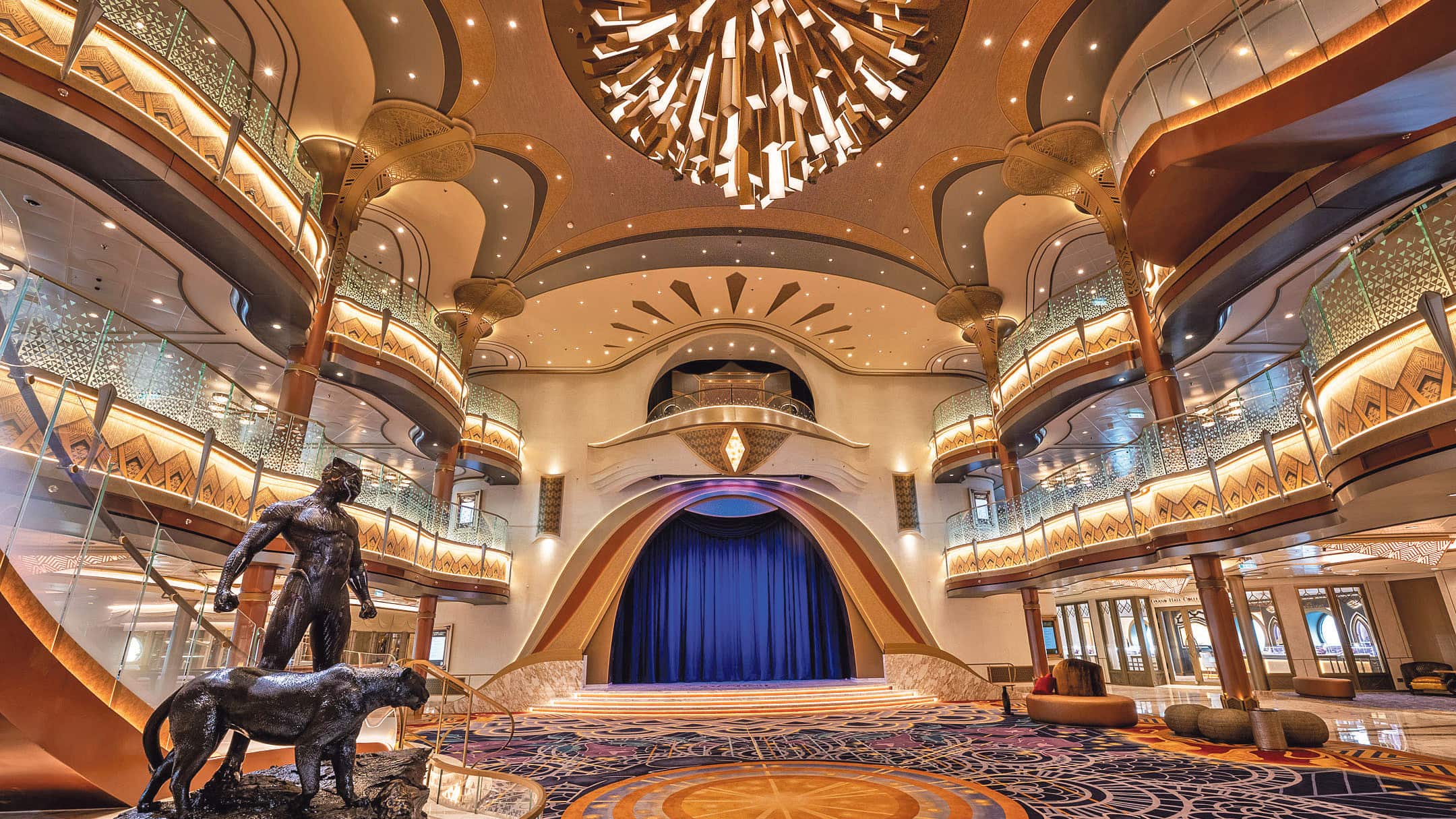 Grand Hall en el crucero Disney Destiny