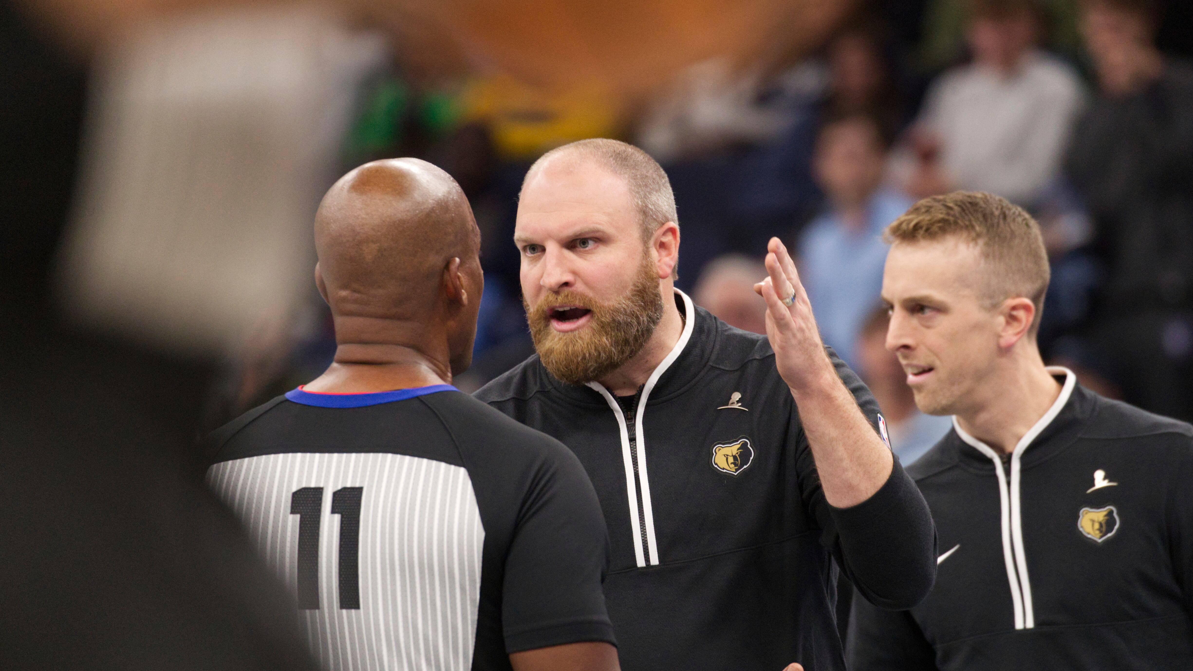 Taylor Jenkins, entrenador de los Grizzlies.