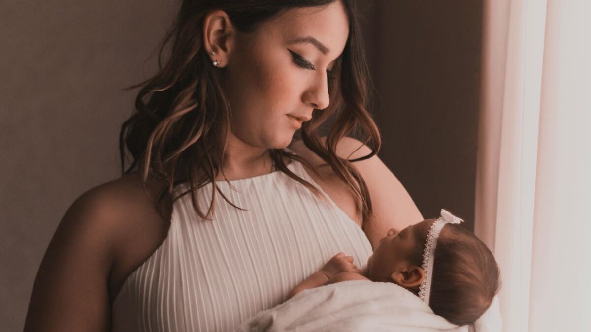 Las hormonas juegan un papel fundamental al comienzo de la relación entre mamá y bebé
