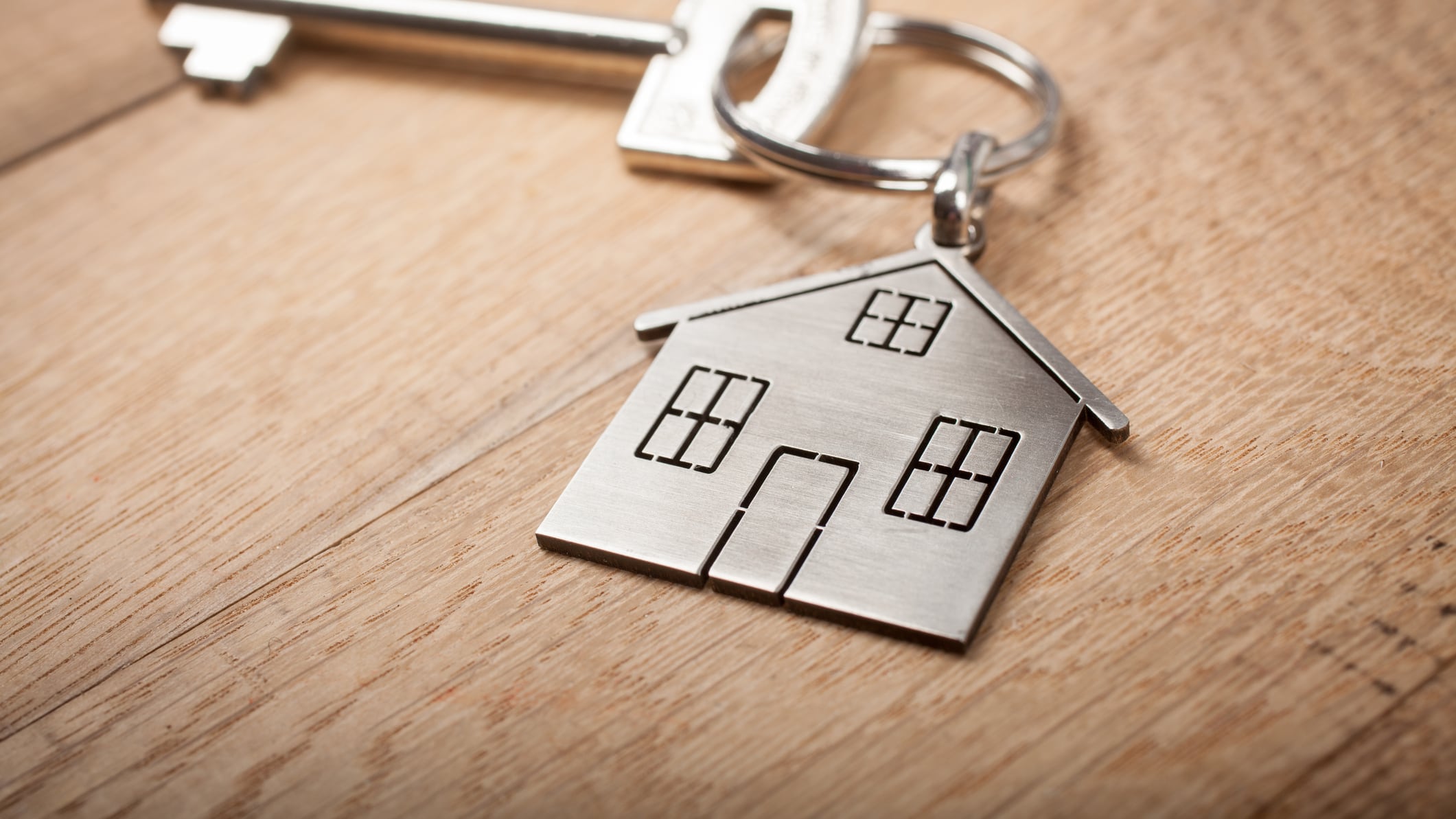 La tecnología juega un papel central mediante el uso y análisis de datos, asegurando que cada cliente reciba un servicio adaptado a lo que está buscando