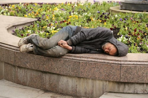 Personas con problemas mentales serán retirados de metros y calles en Nueva York