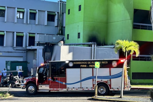 Autoridades reportan incendio en el Recinto Metro de la Interamericana