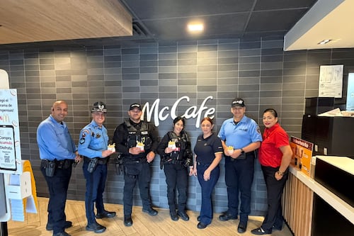 “Cómete las papitas, no la roja”